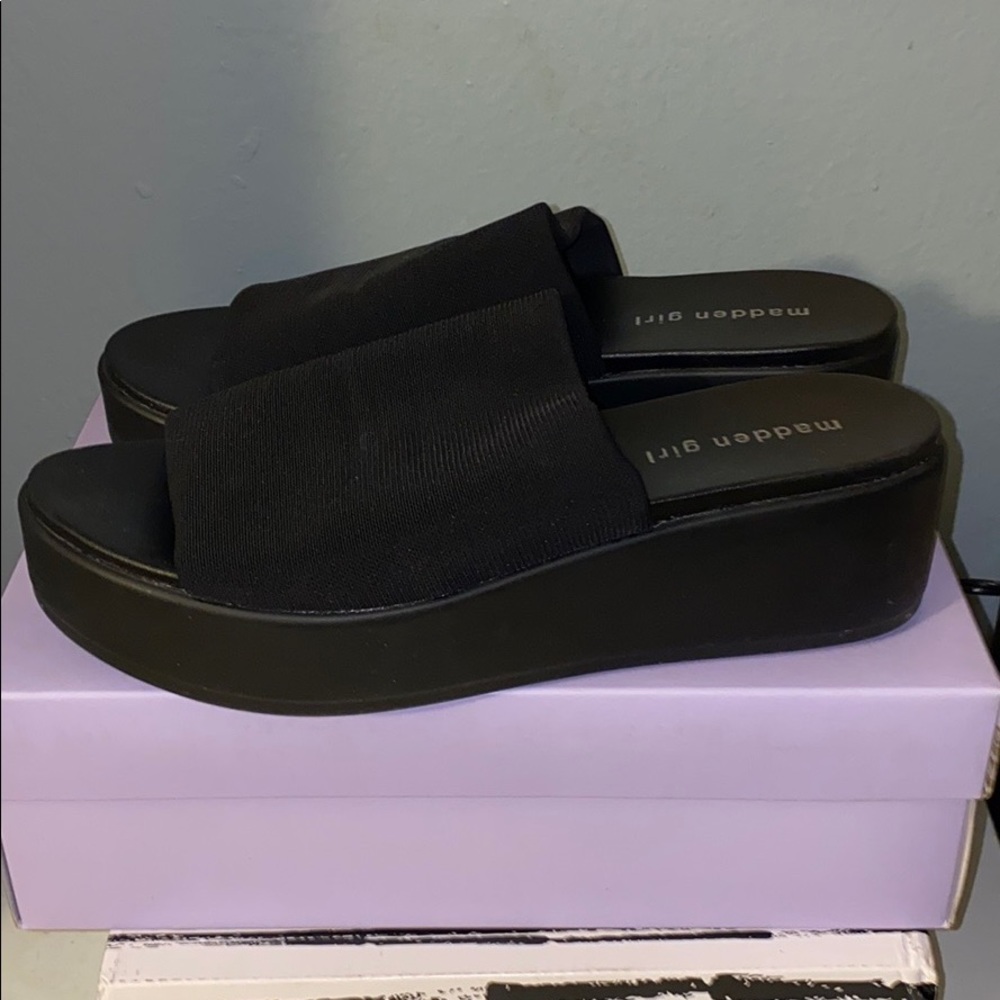 COPY - Madden Girl 90s style platform sandal